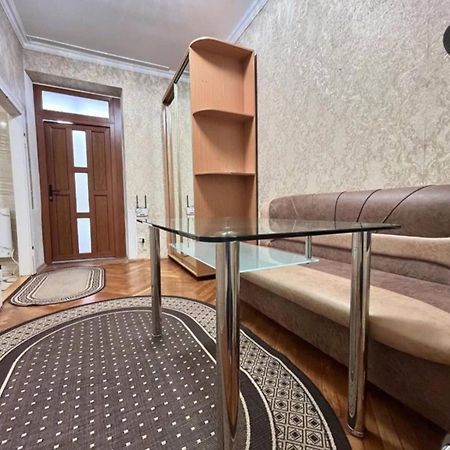 Центр, Біля Медичного Університету, Вулиця Личаківська Львів Екстер'єр фото